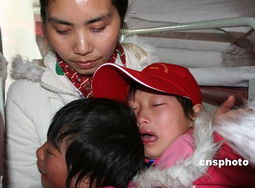 汶川地震灾区儿童泪别云南返家乡 