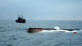 辽宁丹东市海域一渔船遇撞1人死亡10人失踪 