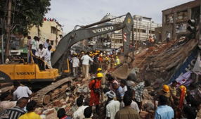印度一栋公寓楼倒塌10人死亡 莫迪向受害者家属致哀