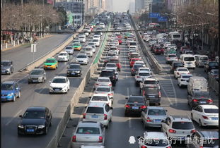 重庆街头现 鲨鱼鳍 路障,行人纷纷称赞,司机却连连叫苦很害怕