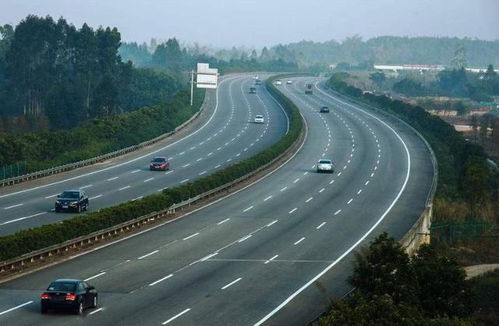 山东最繁忙的一条高速公路,连接两大城市,曾经让山东的路出名了