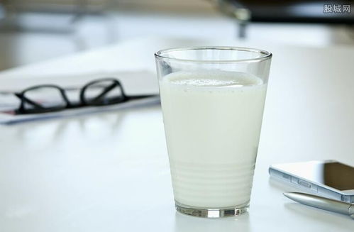 日本乳业品牌回收40万罐问题奶 发现重大问题
