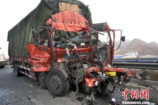 京藏高速甘肃境内发生四车连环相撞事故致4人遇难 