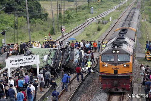 泰国中部北柳府发生火车与公交车相撞事故 造成17人死亡(泰国北柳府在哪里)