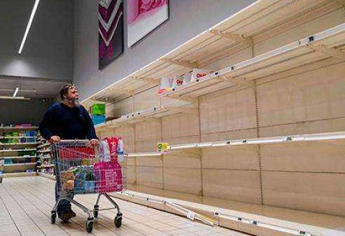 封城 后又出新举措 法国为防控疫情,要求大型超市下架非必需品