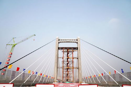 打破纪录,中国跨越48条铁路线,建造1超级大桥,全长843米