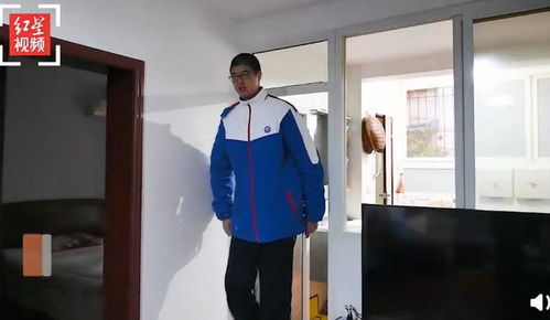 四川14岁男孩身高2米21,挑战最高青少年吉尼斯世界纪录