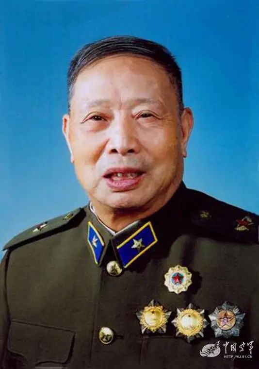 痛心 104岁开国少将 原福州军区空军司令员杨思禄逝世