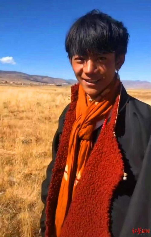 藏族小伙丁真签约国企,有五险一金,每月3500元工资
