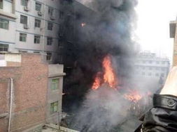 西安西八里村突发火灾 附近居民被紧急疏散 
