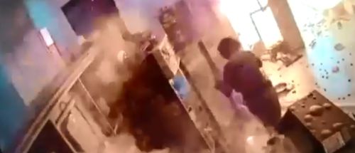 湖南汨罗一餐厅发生爆炸,导致34人受伤,事发前监控画面曝光