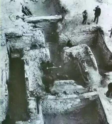 考古学家真的挖出了九层妖塔,不过只挖开其中两层,剩下的没敢挖