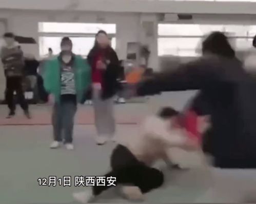 真体育生 体院学生拔河比赛,当场拔断绳子