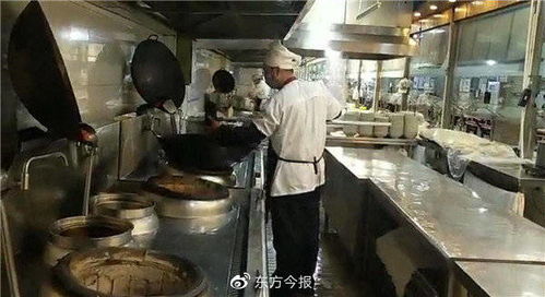 宁夏一高校食堂锅里洗拖把,涉事餐饮公司回应 系专用清洗锅