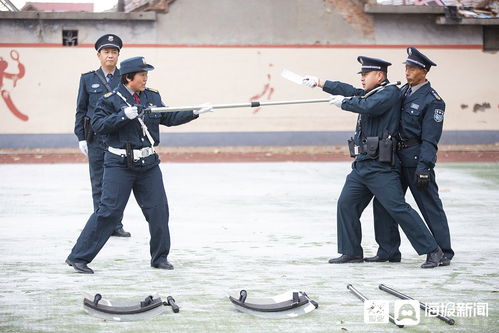 山东淄博 41岁保安阿姨校门口练功夫走红