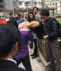厦门一广场现持刀砍人2女子被捅伤,警方否认抢劫行凶