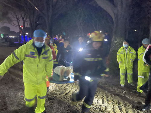 新年第一天女子轻生,绍兴柯桥95后消防员跳入冰水营救