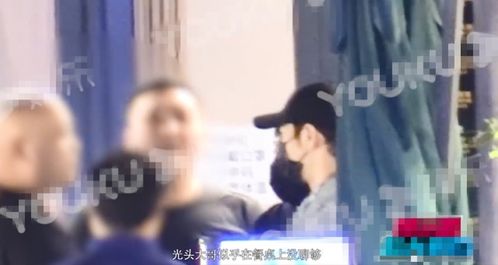 黄晓明baby同框秀恩爱后各自聚会,间隔一墙无互动再引争议