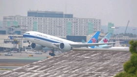 印尼交通部长透露 客机坠毁 细节 失事飞机未按既定航向飞行