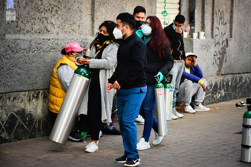新冠疫情不见好转 墨西哥面临氧气罐短缺问题