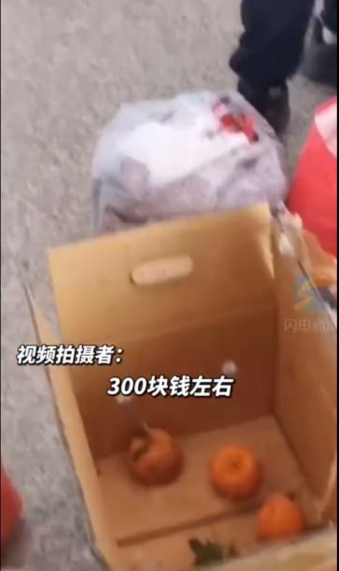 4名男子半小时在机场吃完60斤橘子 嫌托运费贵,结果