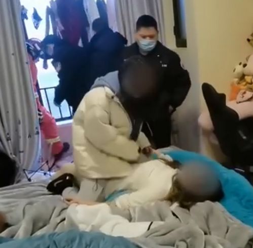 女子轻生被救下后遭闺蜜打耳光,网友都说好 这才是真闺蜜