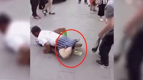 乞讨老人是银行VIP 下的信任危机