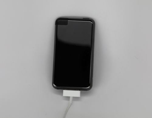 初代iPod touch原型机 谍照 采用Mac Pro同款亮面黑色工艺