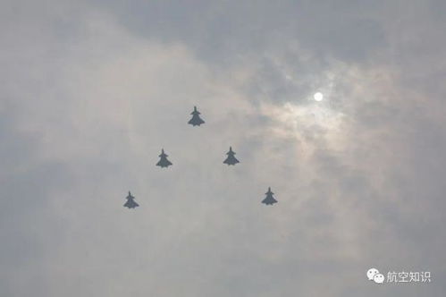 庆祝中共建党100周年大会首次综合演练结束 看北京上空的战机编队
