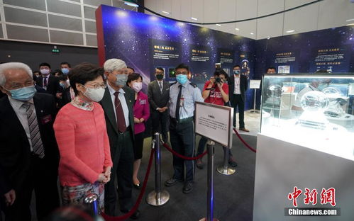 由嫦娥五号采集的月壤首次在香港展出