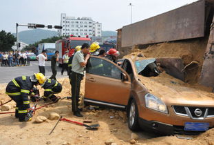 深圳泥头车侧翻压扁轿车 治泥头车要学杭穗港 