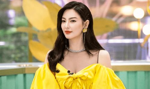 王俊凯拒演耍大牌 余景天重回舞台 张雨绮假意退出恋综 佟丽娅模仿董卿 马天宇退圈