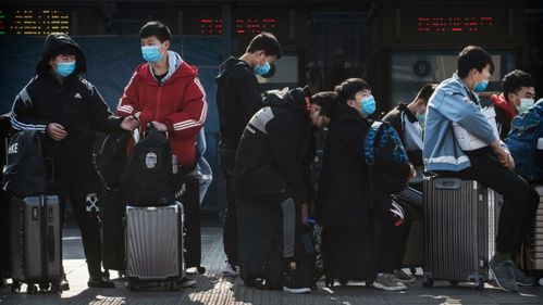 中国留学生疯抢美国机票,有人因军训照被遣返 外交部 美式荒唐
