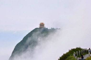 有天地此山问菩萨诸天 峨眉山金顶华藏寺