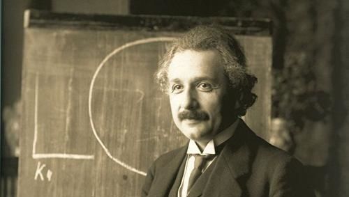 爱因斯坦死后,大脑被切成240块研究,霍金是否面临同样的命运