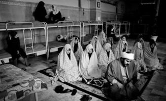 伊朗女性地位低下,女死刑犯临刑前还得受折磨