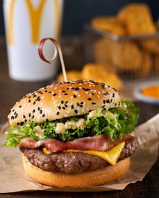 领券开吃 麦当劳 黑金系列 来袭 100 进口安格斯牛肉