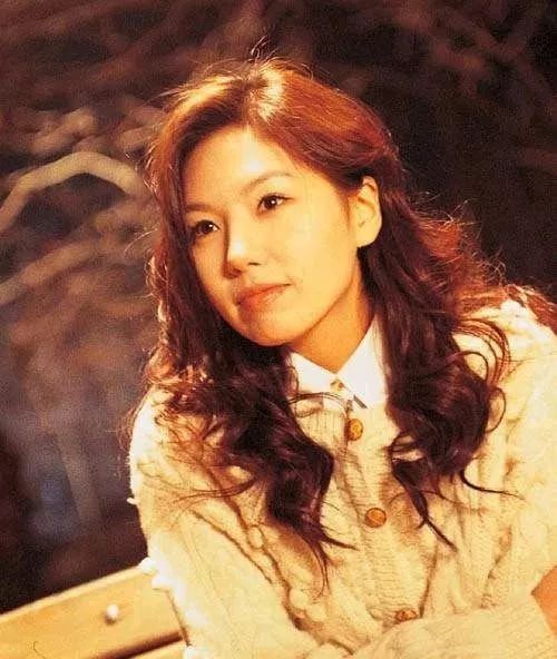 揭秘韩国演艺圈悲惨事件 8名女星因潜规则自杀,现又多了崔雪莉