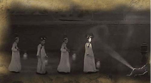 29年前故宫墙边出现4名宫女 科学家不相信,但游客却拍了张照片