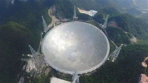 直径500米的球面射电望远镜FAST贵州喀斯特地区的坑洞被用 500米直径射电望远镜