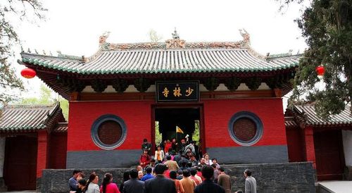 佛教禅宗祖庭 有 天下第一名寺 之称 少林寺