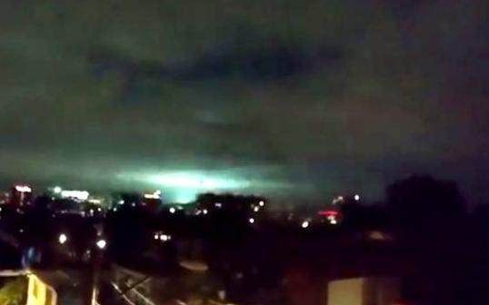 青海门源地震出现强烈地震光,一瞬间亮如白昼,但为何出现仍然是谜