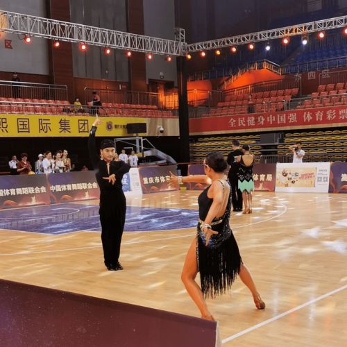 重庆大学学生艺术团舞蹈队在全市国标赛事中获得多个奖项