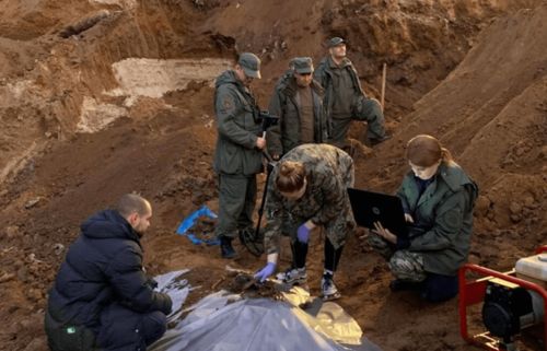 俄女议员全家神秘失踪7年后 尸体从4米深地下被挖出