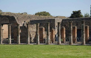 1900年前,罗马东南部有一座历史悠久的庞贝古城 1900年是什么年