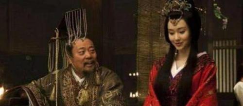 皇帝给儿子选妃,发现女子长得太漂亮,突然下旨 我要娶了她