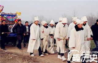 让人厌恶的丧葬 给死人的洗澡水竟要孩子喝下 