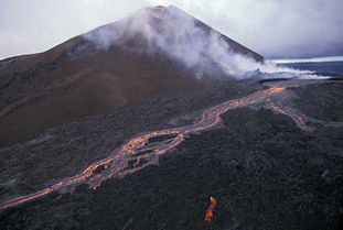 世界上十大着名的活火山, 随时都有可能喷发 