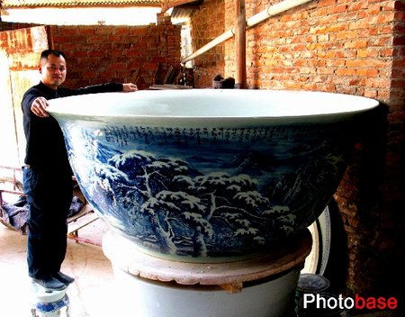 世界上最大的瓷碗在江西景德镇问世 