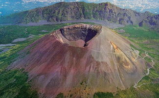 5大奇特火山风光 越惊险越美丽 